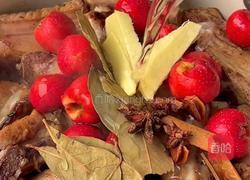 酸甜控狂喜！这道山楂炖排骨堪称味蕾炸弹！的做法图解4