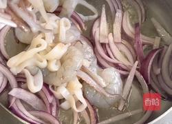 黑松露海鲜意面的做法图解3