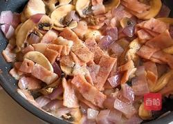 黑松露培根蘑菇三明治的做法图解3