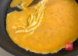 黑松露虾仁滑蛋三明治的做法图解3