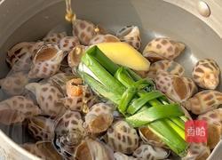 蒜香辣花螺的做法图解2