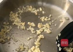 虾滑番茄肥牛泡面的做法图解4