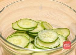 金枪鱼黄瓜沙拉的做法图解2