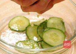 金枪鱼黄瓜沙拉的做法图解3