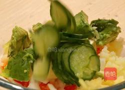 金枪鱼黄瓜沙拉的做法图解5