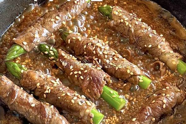 芦笋牛肉卷