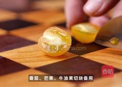 芒果虾仁沙拉的做法图解2