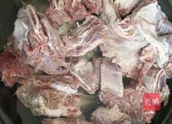 螺蛳牛排煲的做法图解2