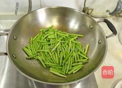 鱿鱼炒豆角的做法图解6