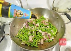鱿鱼炒豆角的做法图解8
