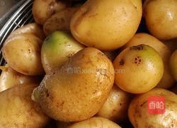 小土豆咸菜的做法图解1