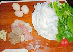 鸡蛋肉丸炒手工河粉的做法图解1