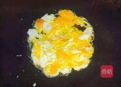 鸡蛋肉丸炒手工河粉的做法图解2