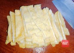 油豆腐炒芹菜的做法图解3
