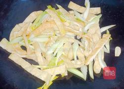 油豆腐炒芹菜的做法图解7