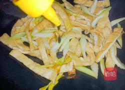 油豆腐炒芹菜的做法图解9
