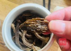 鹿茸菇排骨蒸盅的做法图解3