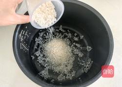 鱼片粥的做法图解1