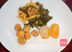 猪骨菜干汤的做法图解2