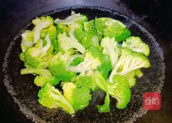 虾仁西兰花的做法图解2