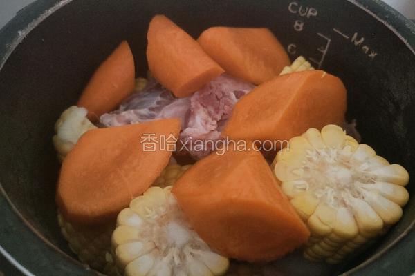 玉米胡萝卜筒骨汤
