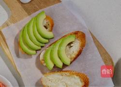 加拿大北极虾牛油果三明治的做法图解8