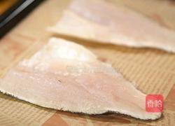 松露黄油烤鲈鱼的做法图解2