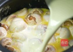 松露三文鱼浓汤的做法图解4