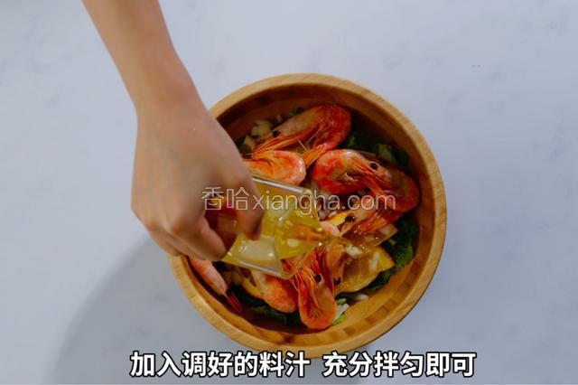 加入调好的料汁充分拌匀。