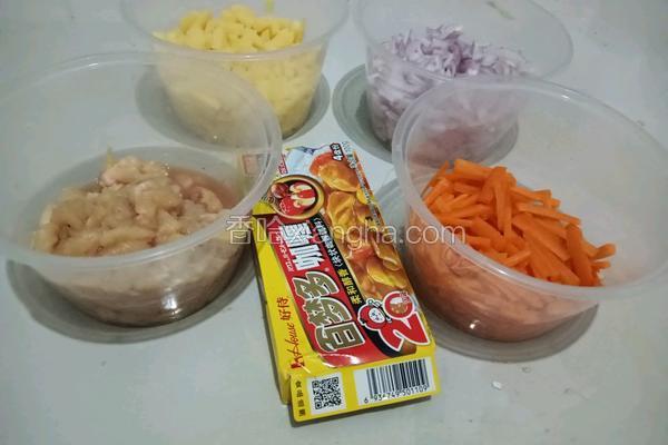 鸡肉胡萝卜盖饭