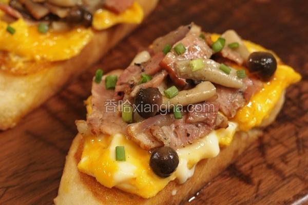 黑松露滑蛋菌菇培根三明治