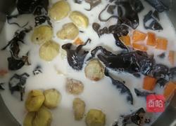 椰香藜麦板栗芡实什蔬煲的做法图解5