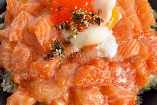 牛油果三文鱼拌饭