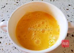 平菇炒鸡蛋的做法图解2