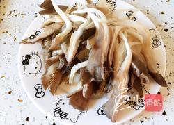 平菇炒鸡蛋的做法图解4