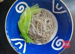 洋葱虾仁凉拌荞麦面的做法图解8