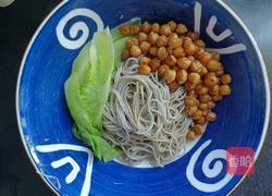 洋葱虾仁凉拌荞麦面的做法图解9