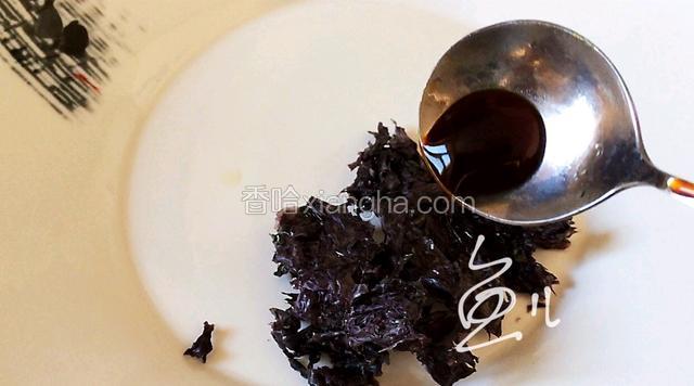 放入蚝油