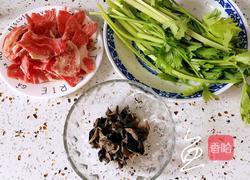 芹菜炒木耳的做法图解1