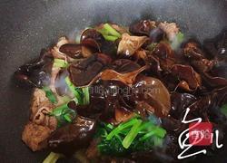 芹菜炒木耳的做法图解11