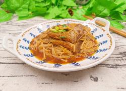 金针菇炖热腾 