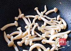 白玉菇炒鸡蛋的做法图解9