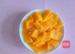 小鸡奶黄包的做法图解1