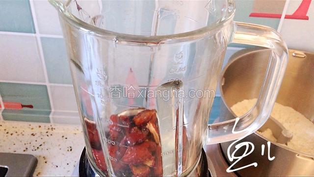 红枣肉放入破壁机
