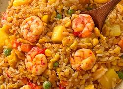 菠萝虾仁蛋炒饭