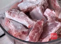 蒜香烤排骨的做法图解1