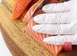 泰式凉拌三文鱼的做法图解1