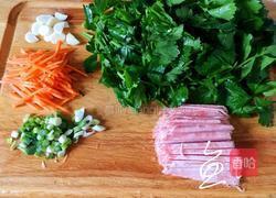 芹菜木耳炒肉丝的做法图解2