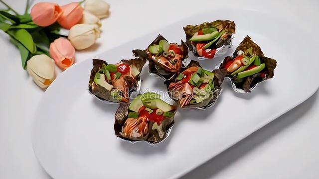 撒点葱花装盘完成。