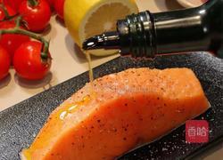 黑松露奶油番茄三文鱼的做法图解1